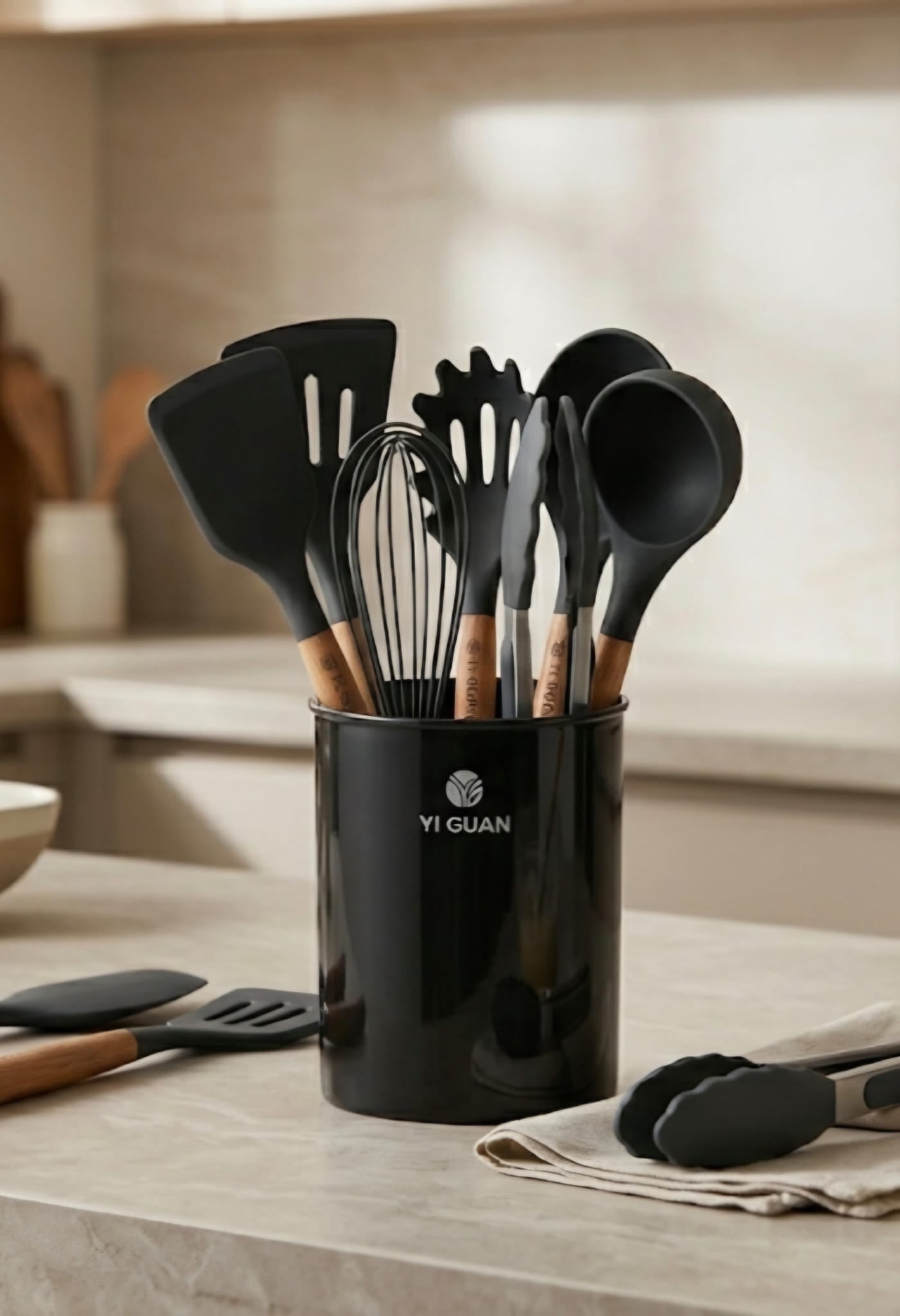 YI GUAN 7-teiliges Premium Küchenhelfer-Set mit elegantem Ständer
